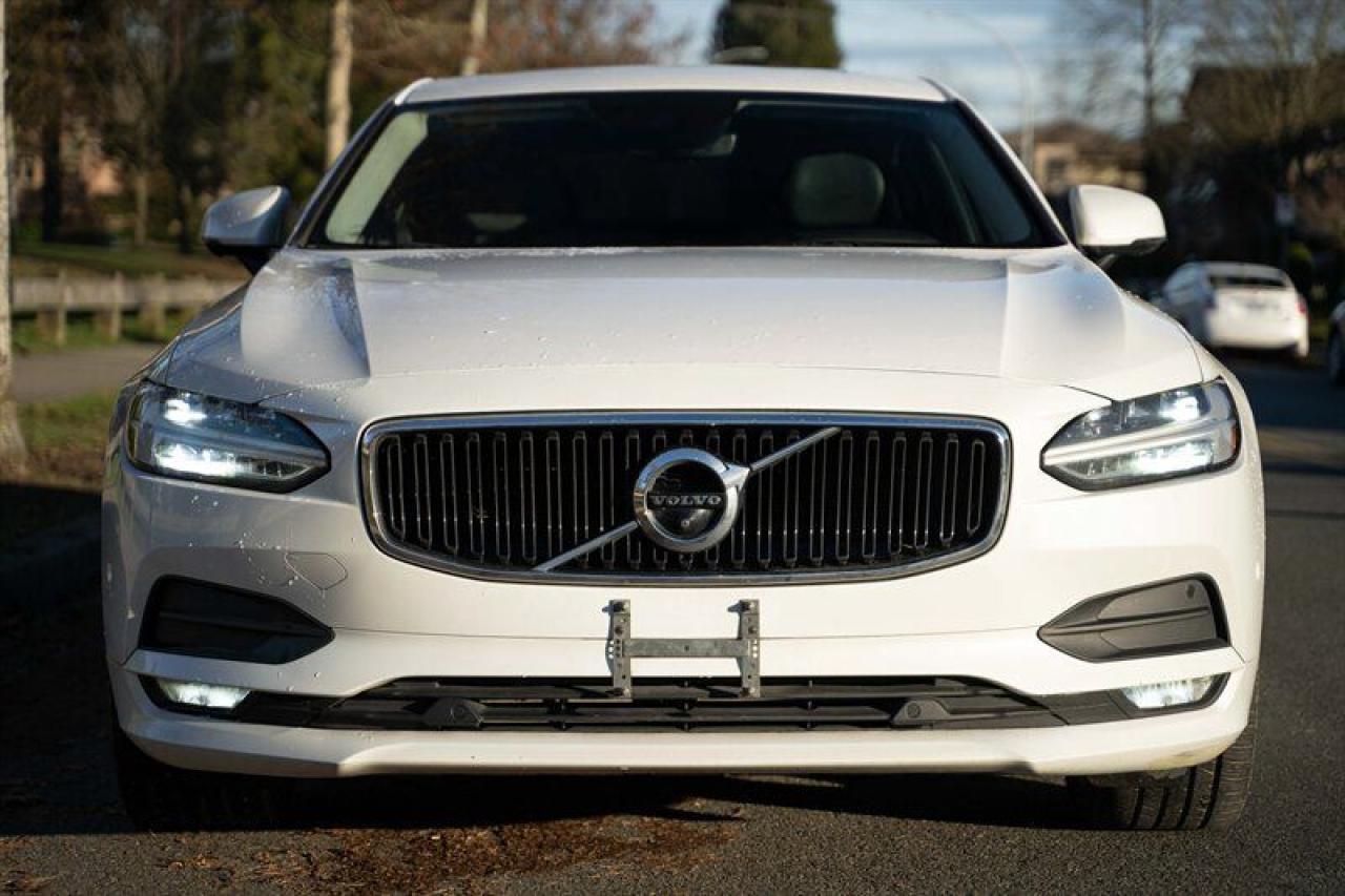 Used 2018 Volvo S90 T5 Momentum for sale in Surrey, BC