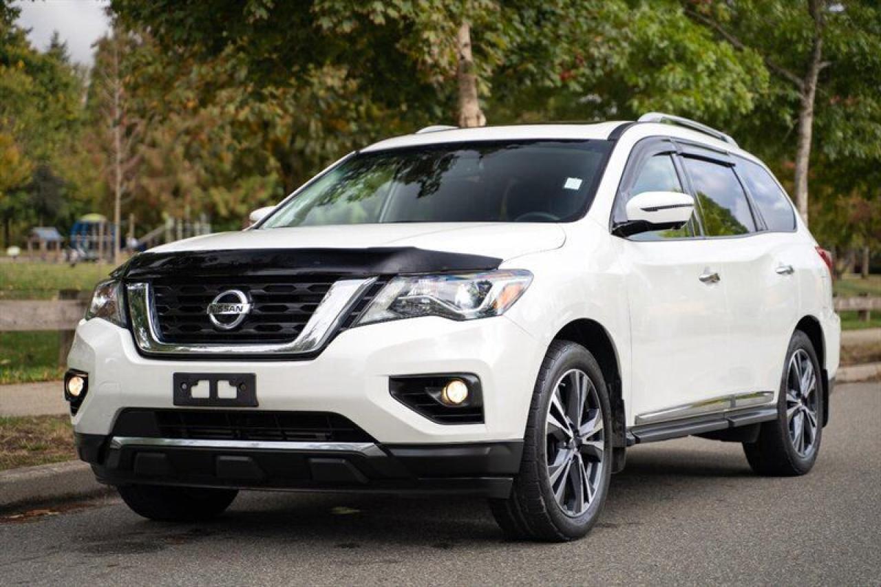 Used 2017 Nissan Pathfinder SV 4x4 Platinum for sale in Surrey, BC