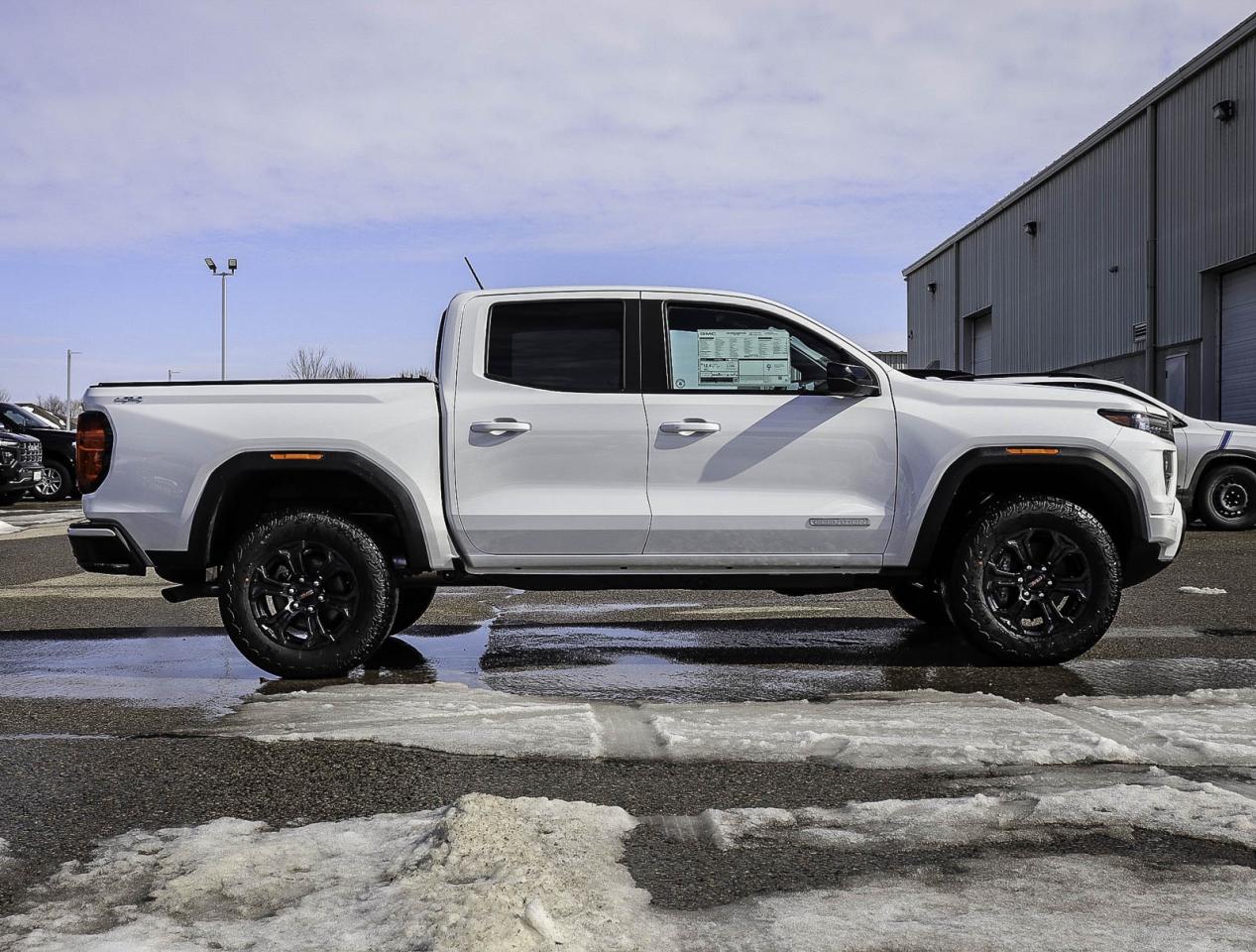 2025 GMC Canyon Elevation Photo2