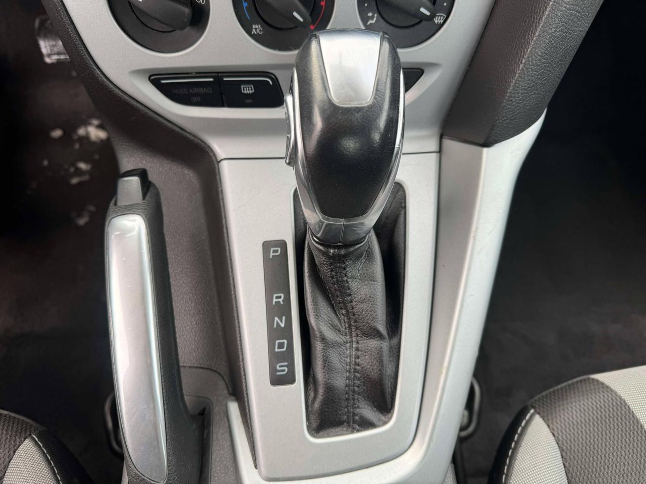 2014 Ford Focus SE - Photo #18