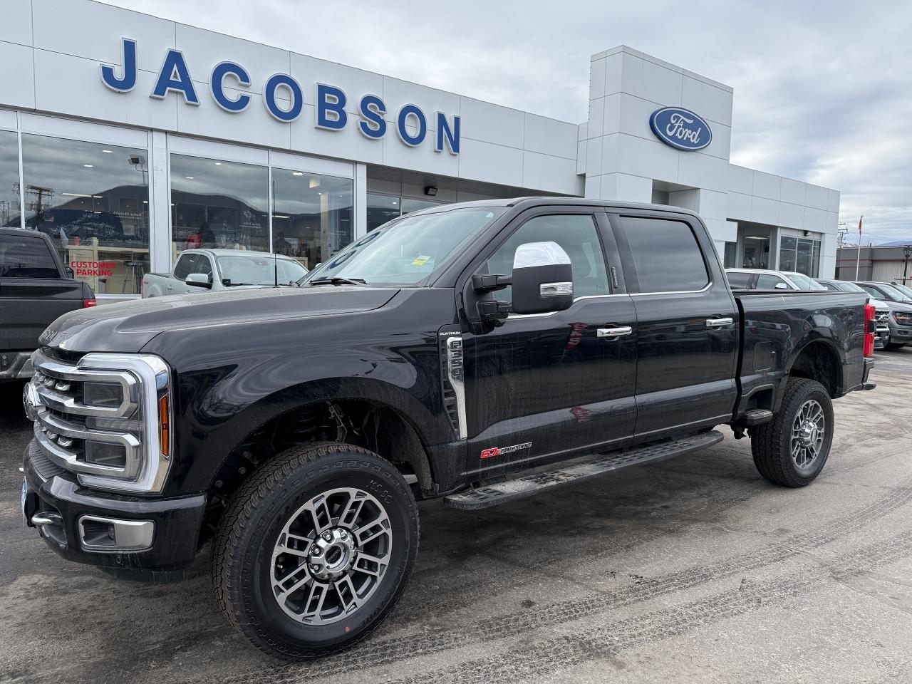 Used 2024 Ford F-350 Super Duty SRW PLATINUM for sale in Salmon Arm, BC