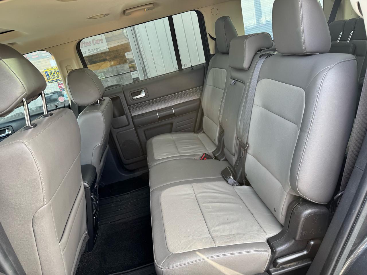 2016 Ford Flex SEL - Photo #9