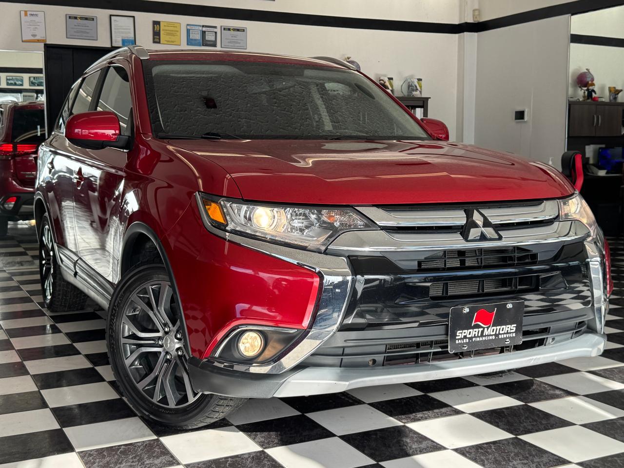 2018 Mitsubishi Outlander ES AWD 7 Passenger+New Brakes+Roof+CLEAN CARFAX Photo16