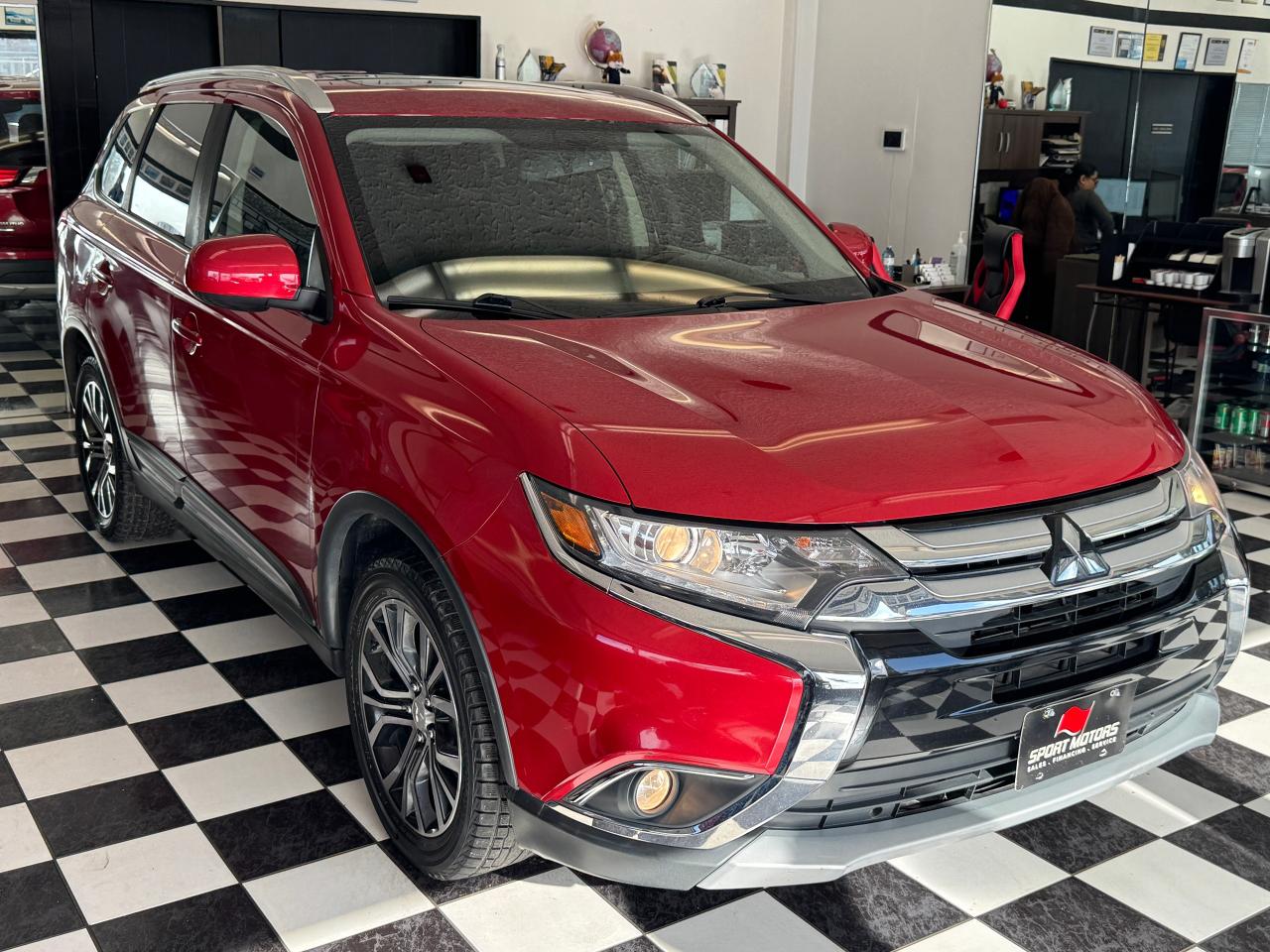 2018 Mitsubishi Outlander ES AWD 7 Passenger+New Brakes+Roof+CLEAN CARFAX Photo9