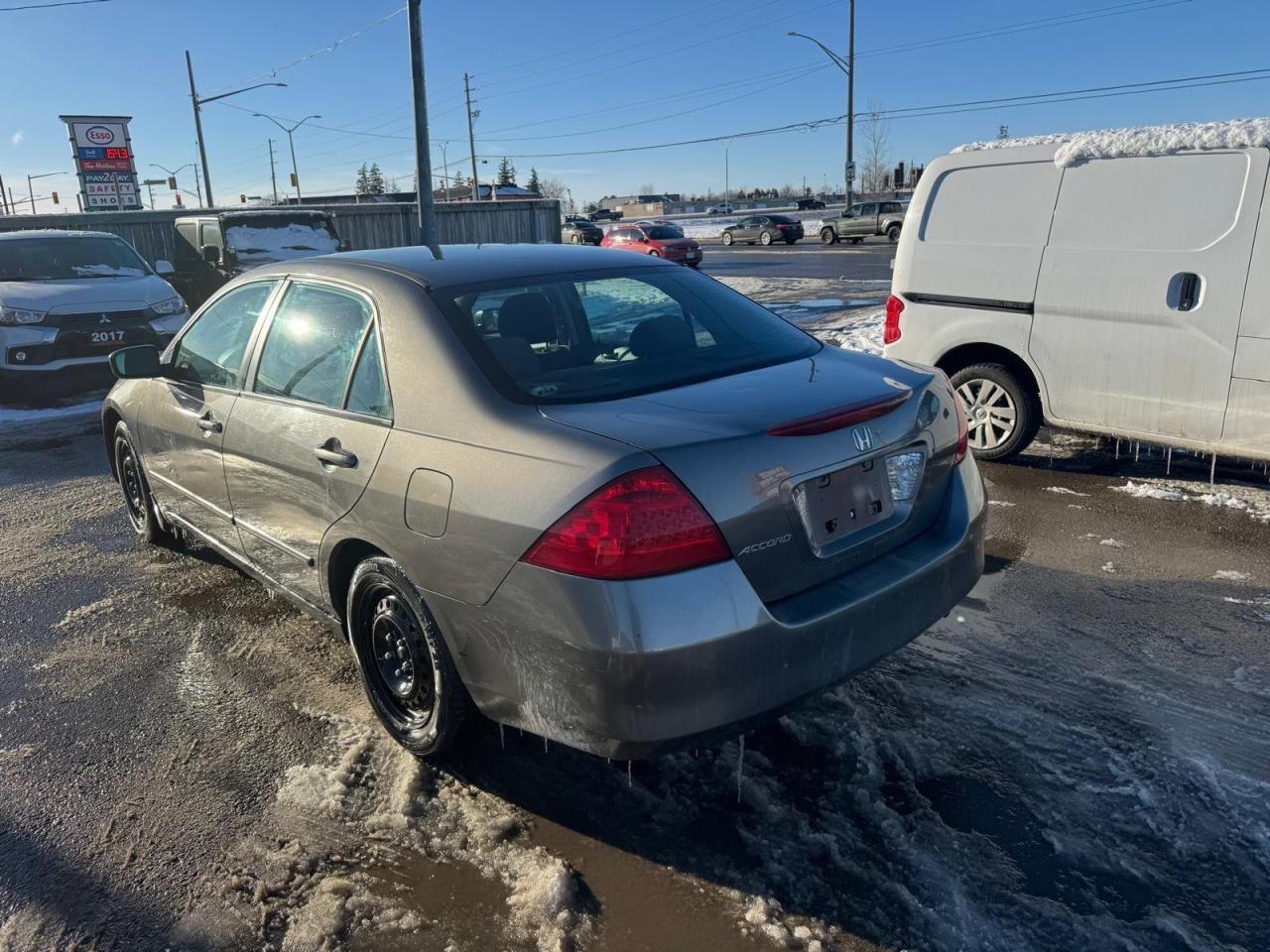 2006 Honda Accord DX-G, 4 CYL, AUTO, RUNS WELL, AS IS SPECIAL - Photo #3