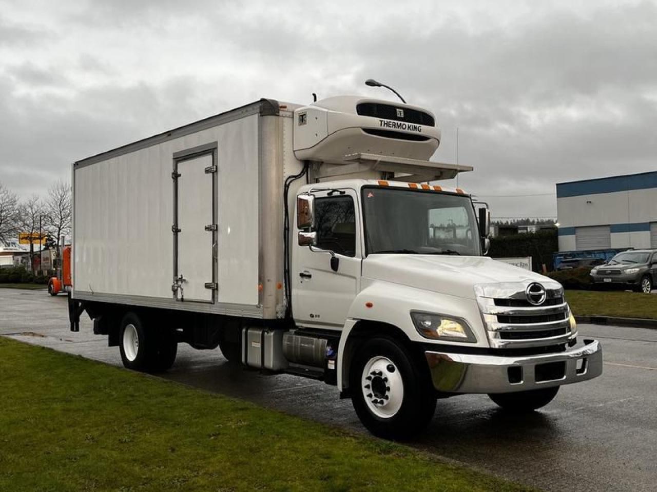 Used 2017 Hino 338 22 Foot Thermo King Reefer Cube Van With Powered Tailgate  Hydraulic Brakes for sale in Burnaby, BC