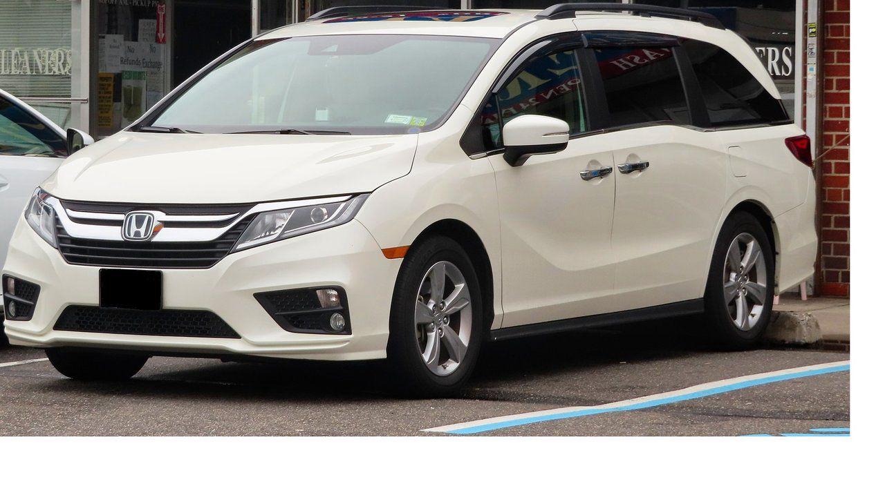 Used 2018 Honda Odyssey Touring for sale in Steinbach, MB