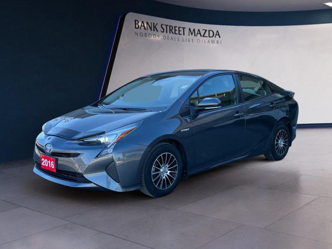 Used 2016 Toyota Prius 5DR HB for sale in Ottawa, ON