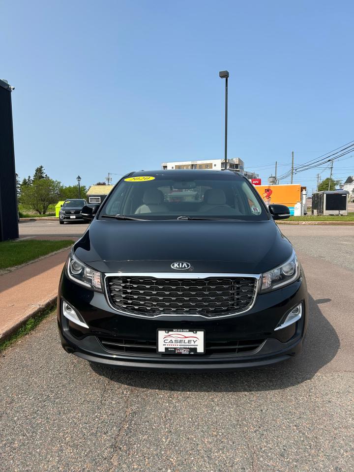 2020 Kia Sedona LX - Photo #2