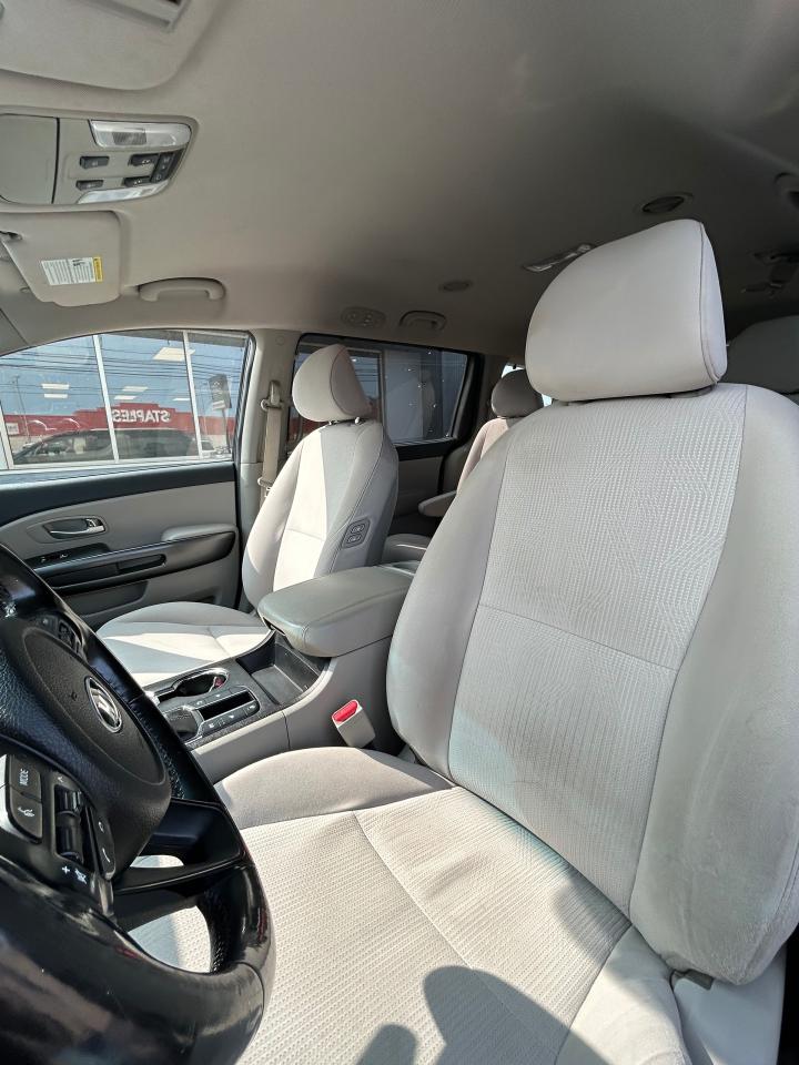 2020 Kia Sedona LX - Photo #8