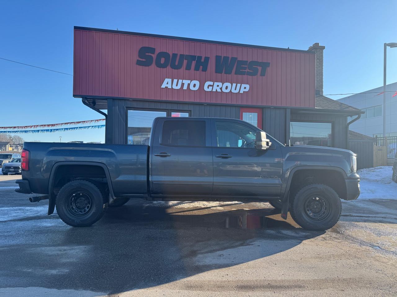 2017 GMC Sierra 1500 4WD CREW CAB 153.0" SLE - Photo #2