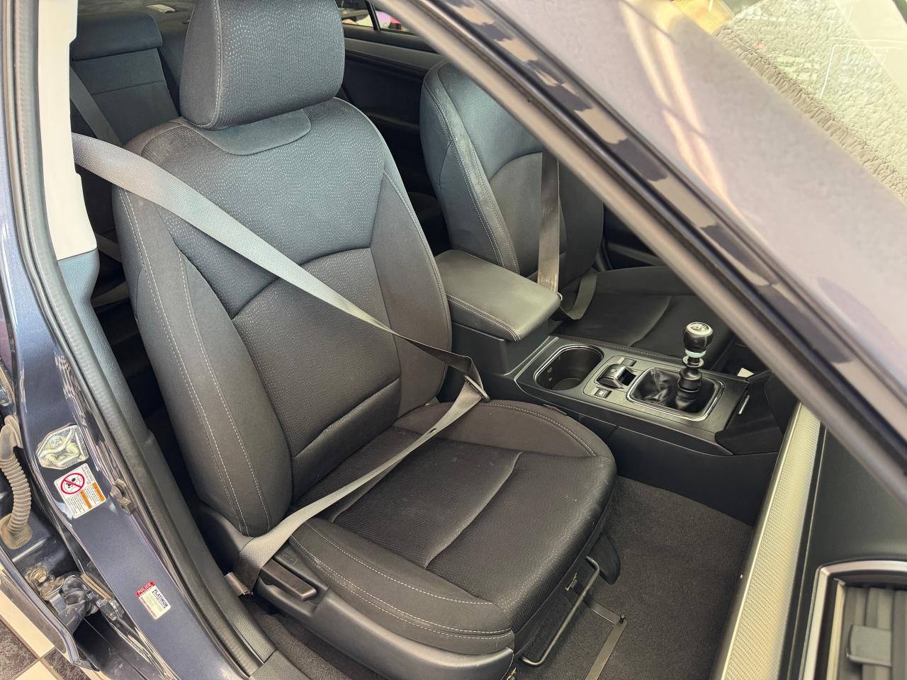2017 Subaru Legacy 2.5i Touring AWD+Camera+Blind Spot+CLEAN CARFAX - Photo #25