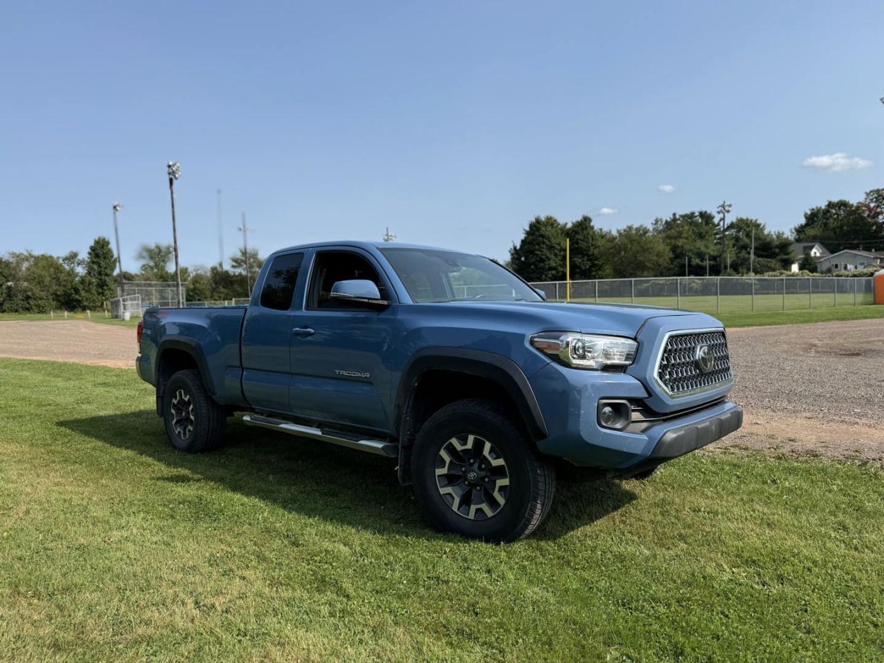 Used 2019 Toyota Tacoma SR5 Access Cab V6 6AT 4WD - RARE COLOUR TACOMA - FLASH SALE for sale in Truro, NS