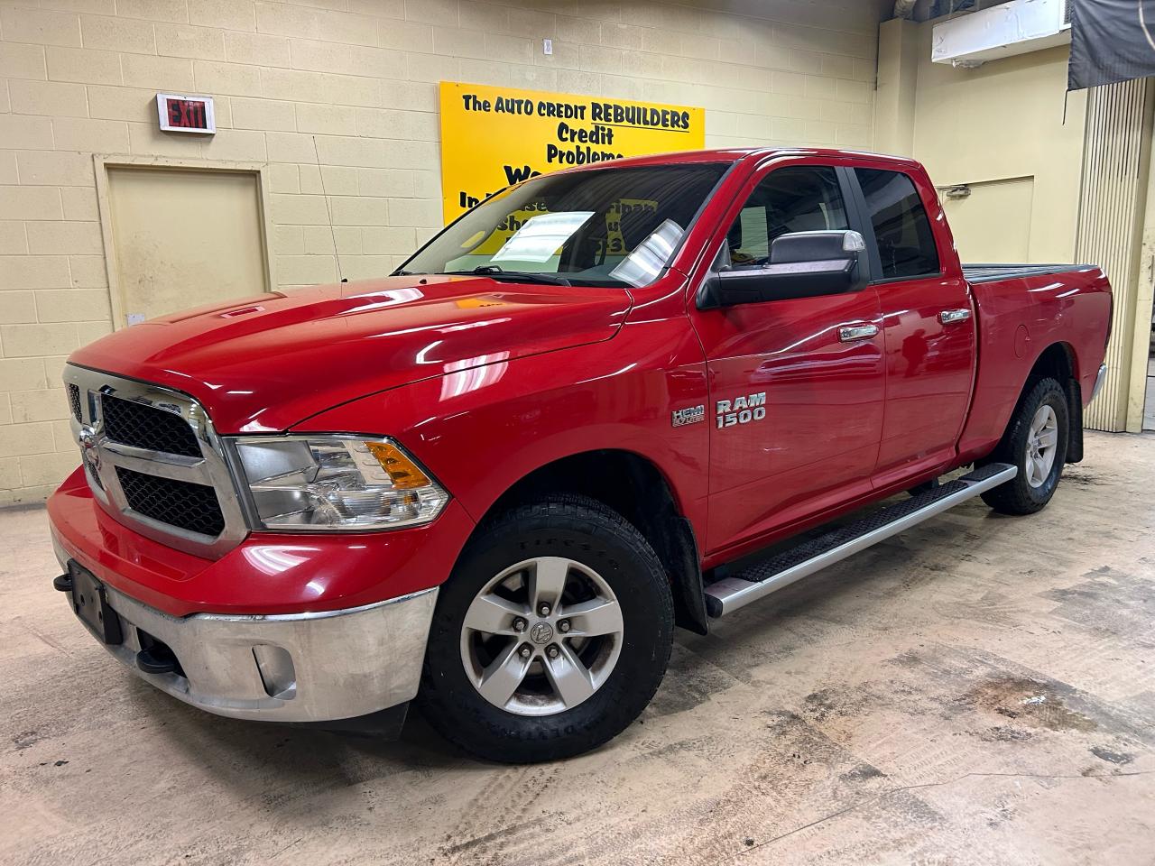 2017 RAM 1500 SLT - Photo #3