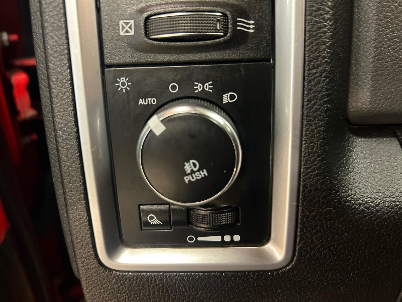 2017 RAM 1500 SLT - Photo #14