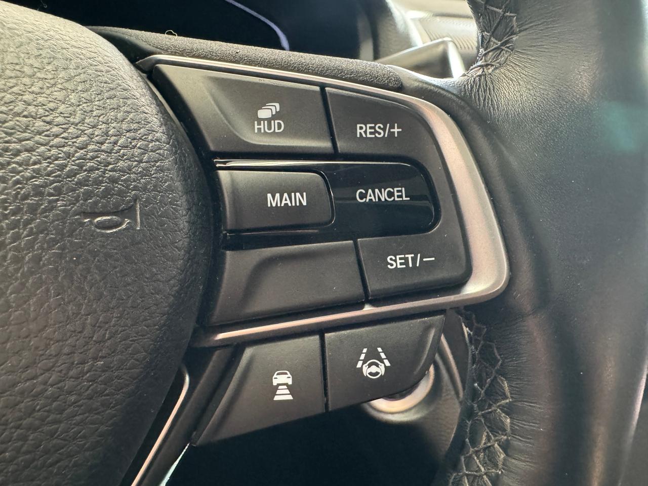 2018 Honda Accord Touring 2.0+New Tires+HUD+BlindSpot+CLEAN CARFAX - Photo #5