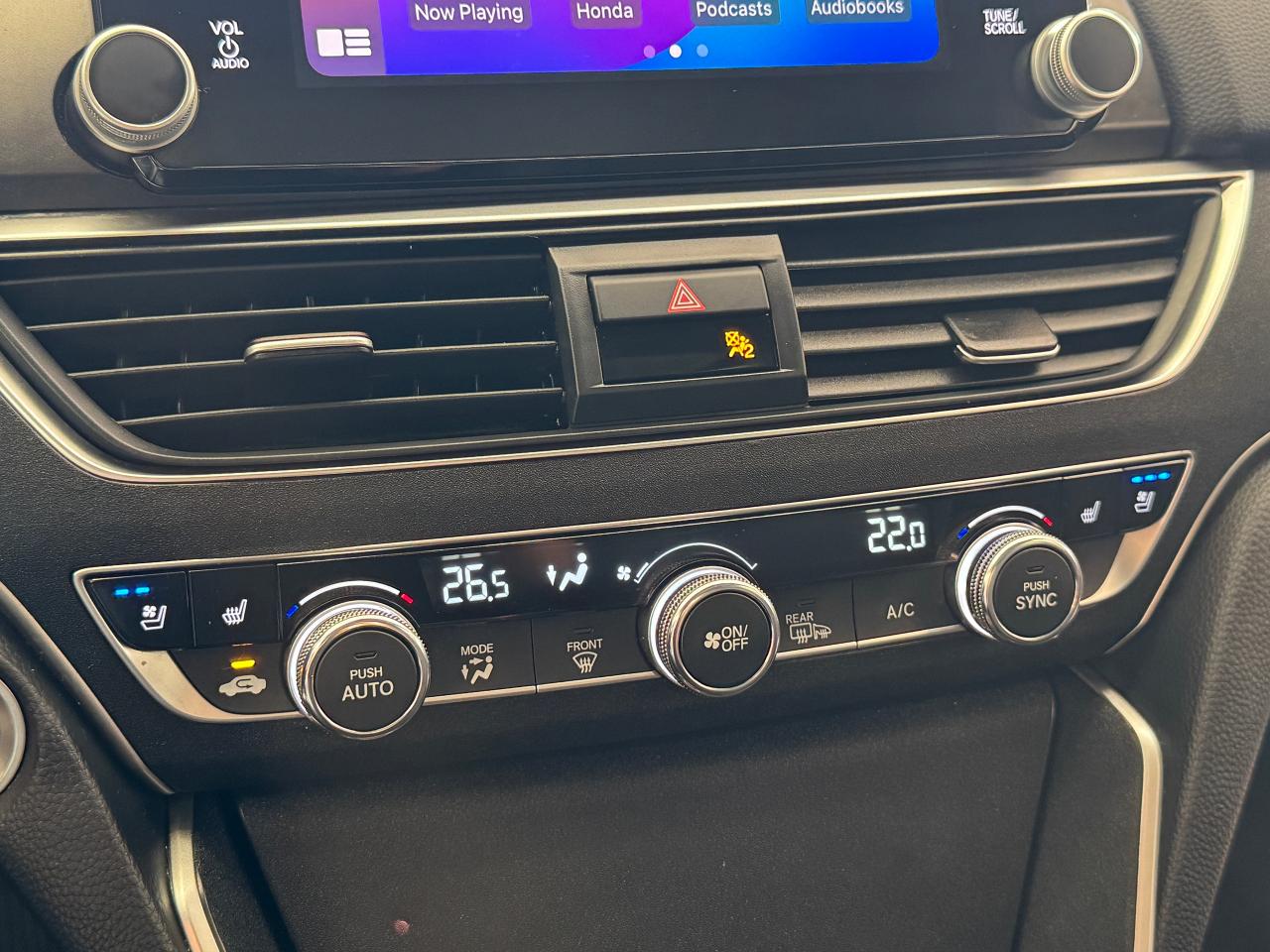 2018 Honda Accord Touring 2.0+New Tires+HUD+BlindSpot+CLEAN CARFAX - Photo #40