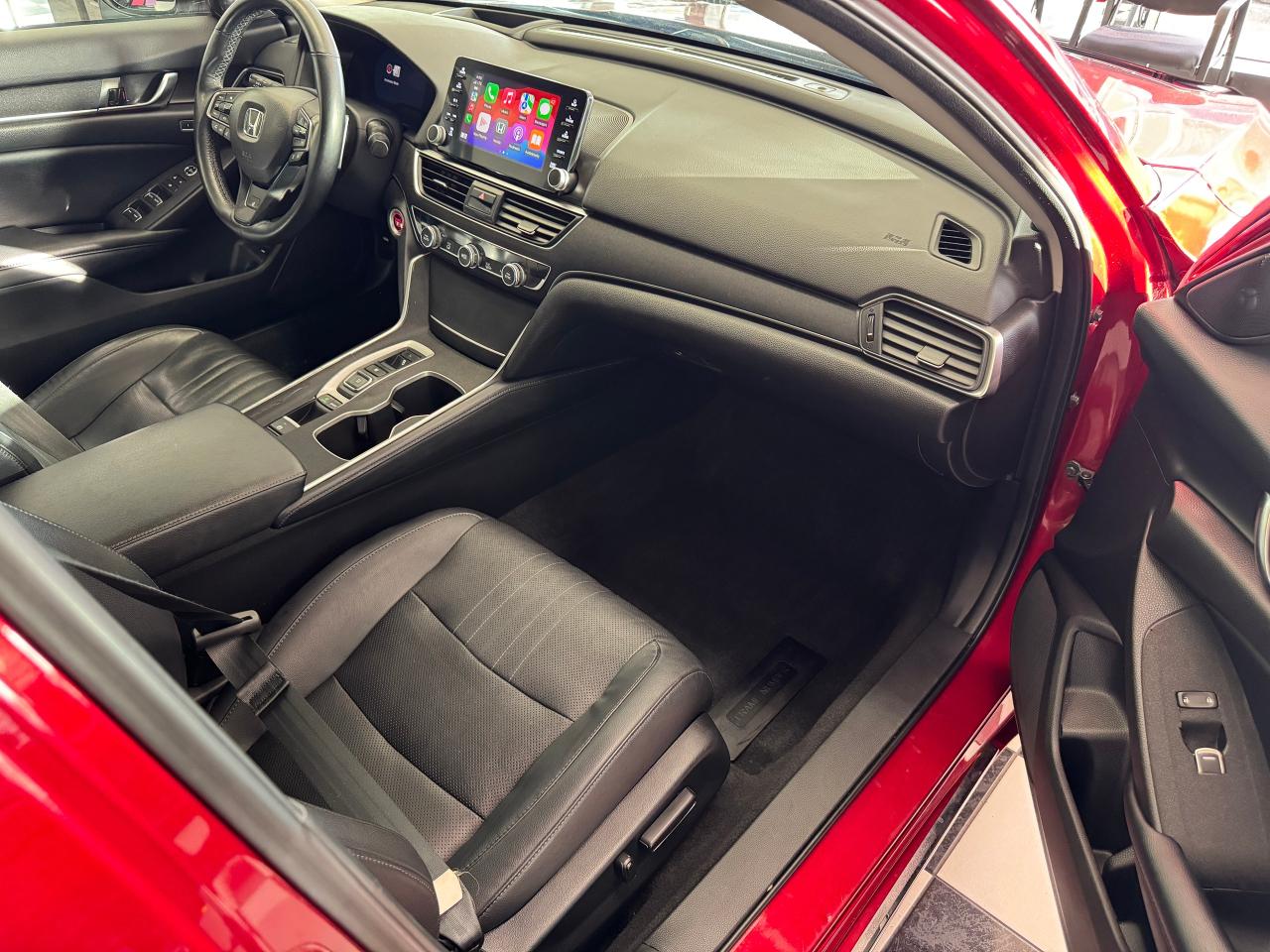 2018 Honda Accord Touring 2.0+New Tires+HUD+BlindSpot+CLEAN CARFAX - Photo #26