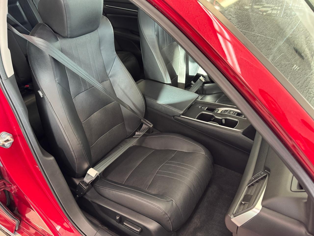 2018 Honda Accord Touring 2.0+New Tires+HUD+BlindSpot+CLEAN CARFAX - Photo #28