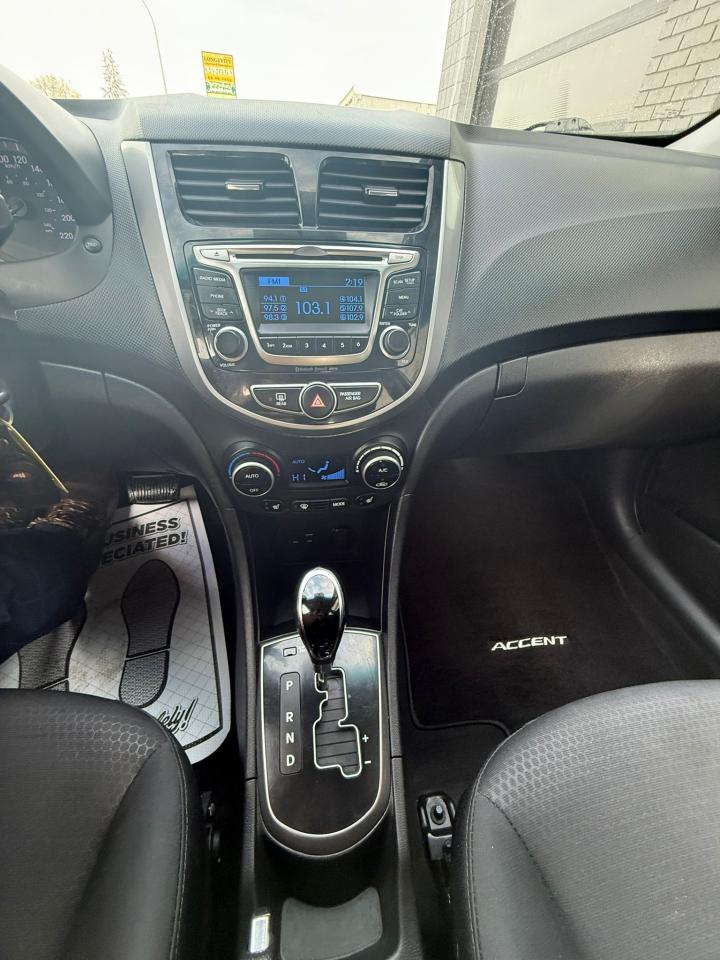 2017 Hyundai Accent SE HATCHBACK EASY FINANCING - Photo #14