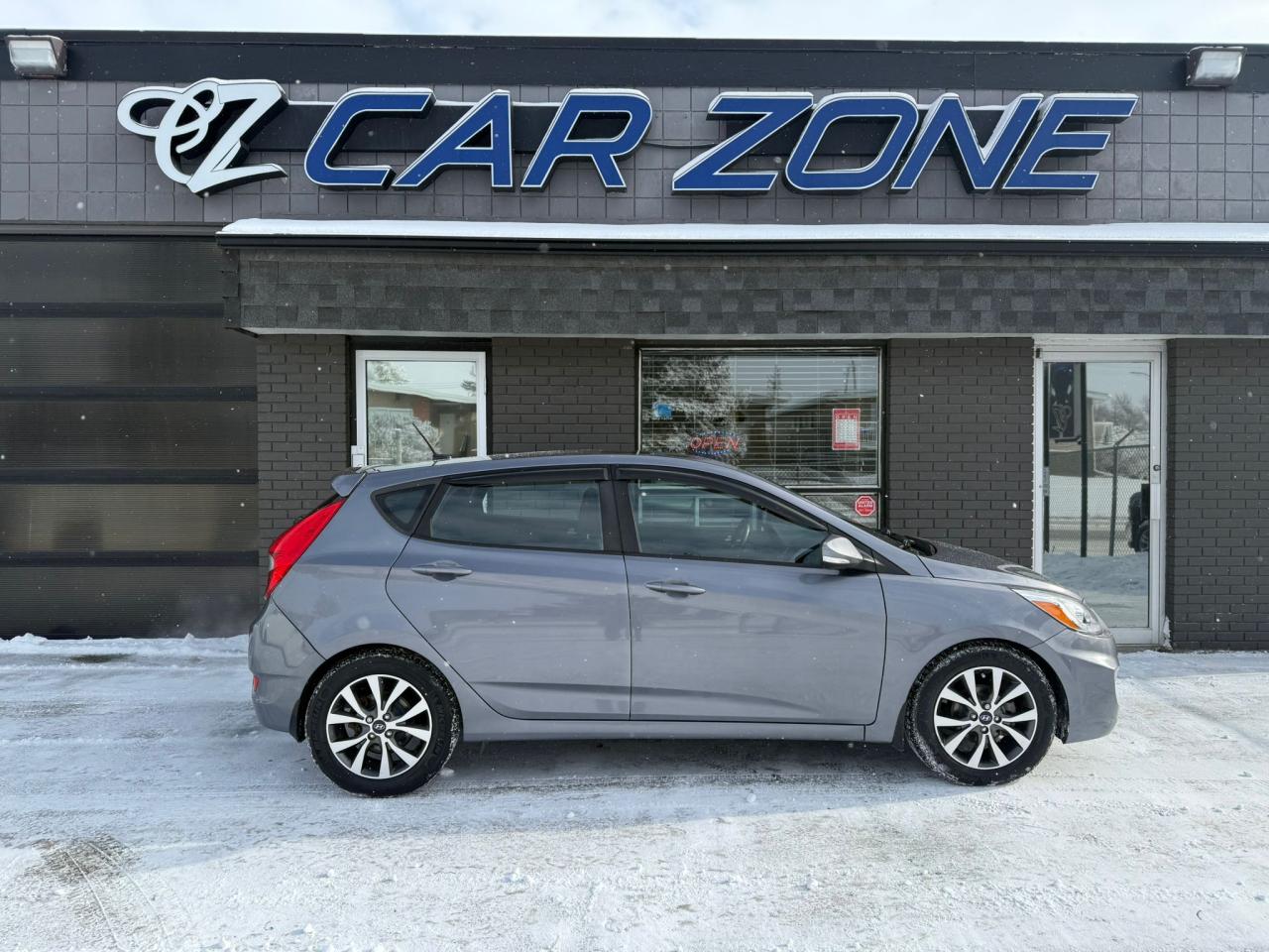 2017 Hyundai Accent SE HATCHBACK EASY FINANCING - Photo #3