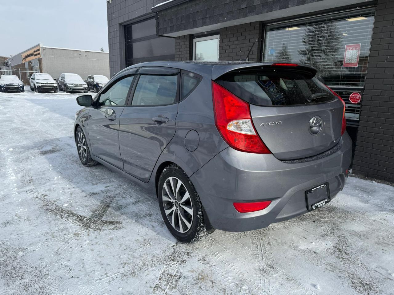 2017 Hyundai Accent SE HATCHBACK EASY FINANCING - Photo #10