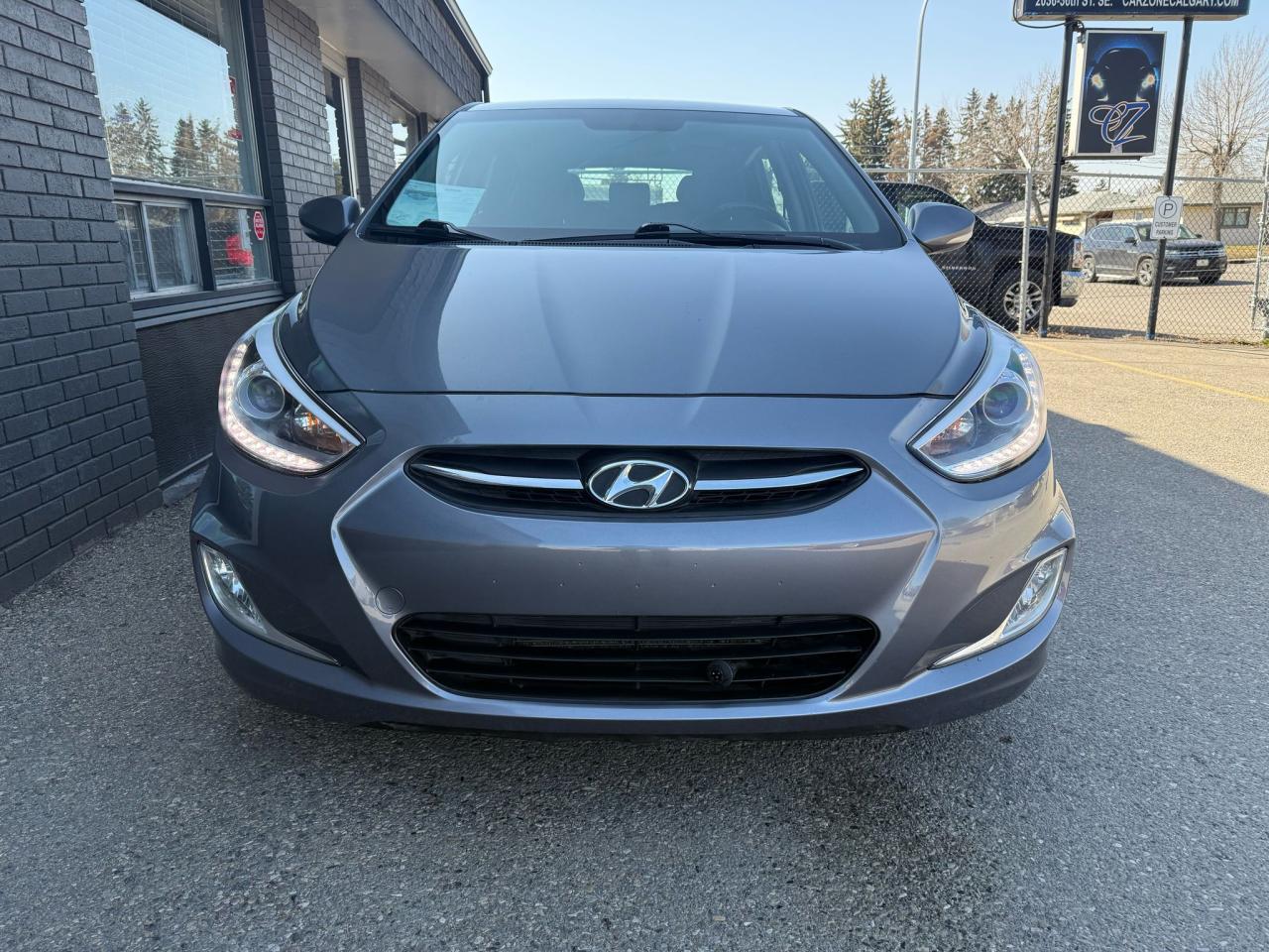 2017 Hyundai Accent SE HATCHBACK EASY FINANCING - Photo #5