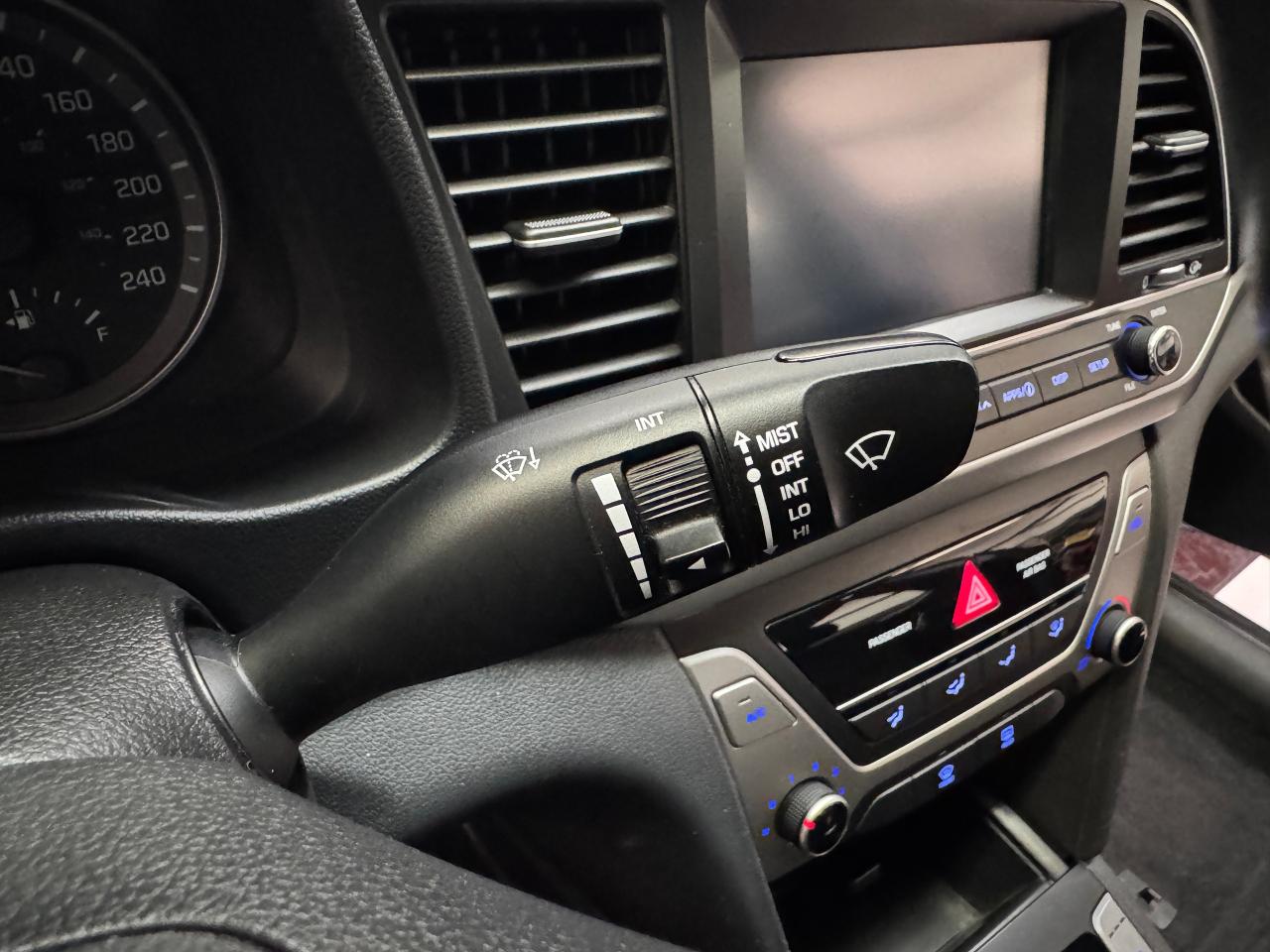 2018 Hyundai Elantra GL+New Tires+ApplePlay+HeatedSteering+CLEAN CARFAX Photo46