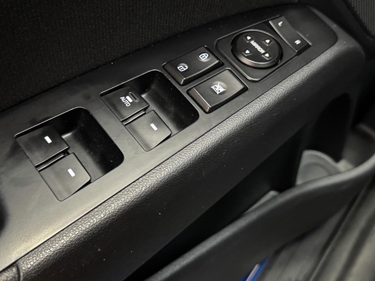 2018 Hyundai Elantra GL+New Tires+ApplePlay+HeatedSteering+CLEAN CARFAX - Photo #49
