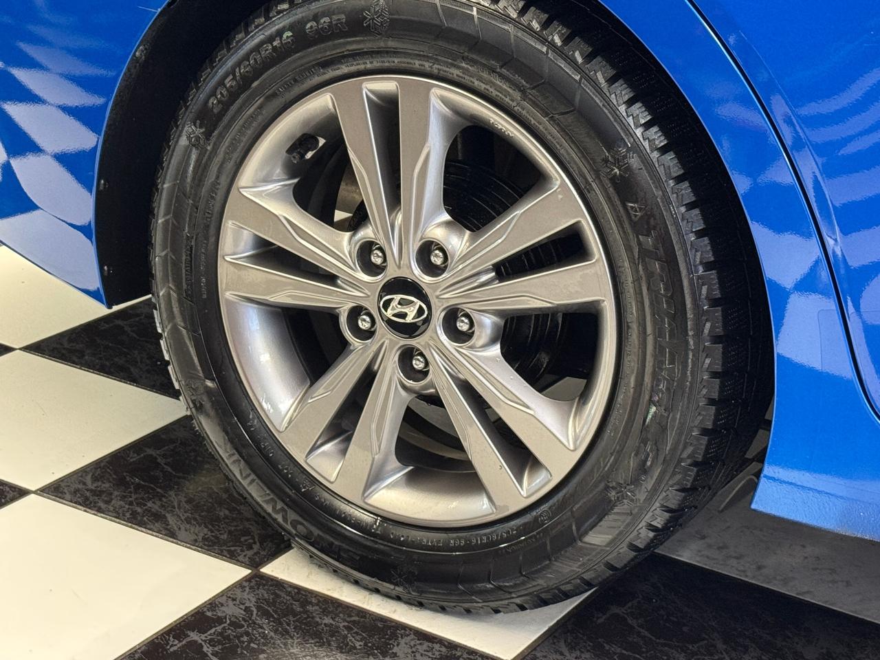 2018 Hyundai Elantra GL+New Tires+ApplePlay+HeatedSteering+CLEAN CARFAX Photo54