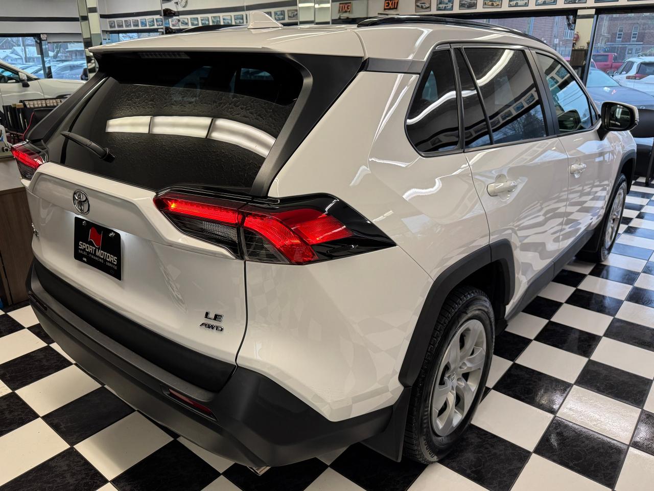 2021 Toyota RAV4 LE AWD+Adaptive Cruise+BSM+CLEAN CARFAX Photo8