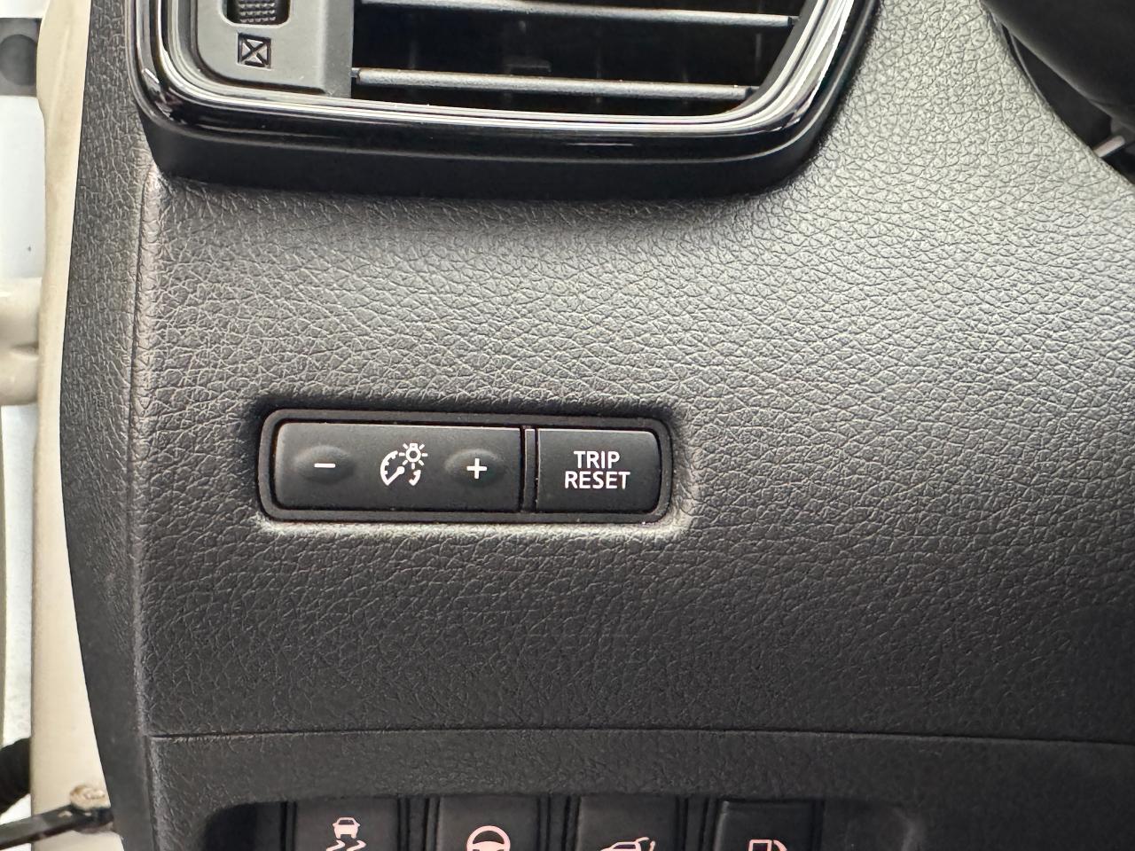 2019 Nissan Rogue SV AWD Tech+Roof+BSM+Adaptive Cruise+CLEAN CARFAX - Photo #47