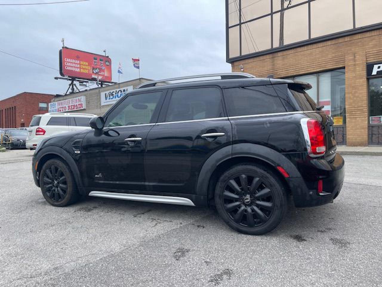 2019 MINI Cooper Countryman COOPER ALL4 / PANORAMIC SUNROOF - Photo #5