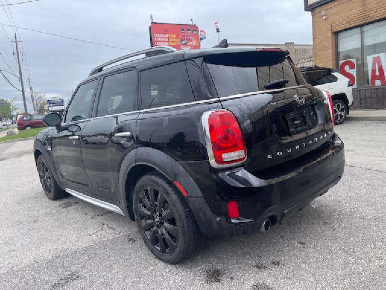 2019 MINI Cooper Countryman COOPER ALL4 / PANORAMIC SUNROOF - Photo #6