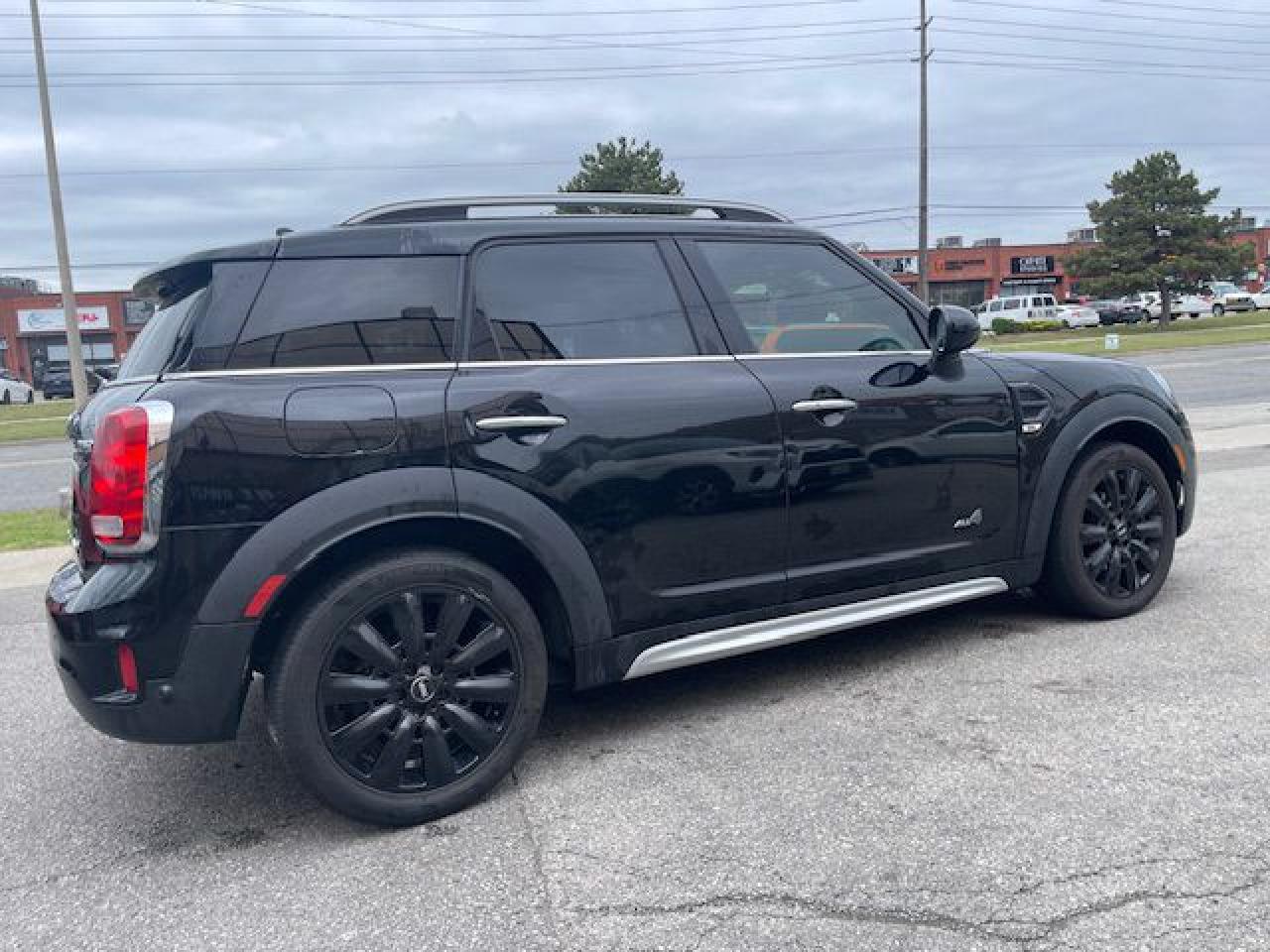 2019 MINI Cooper Countryman COOPER ALL4 / PANORAMIC SUNROOF - Photo #9