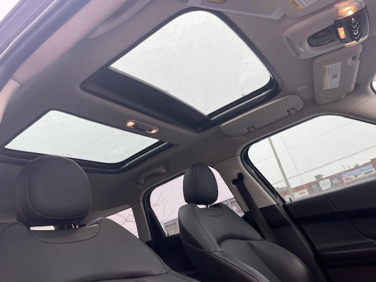 2019 MINI Cooper Countryman COOPER ALL4 / PANORAMIC SUNROOF - Photo #18
