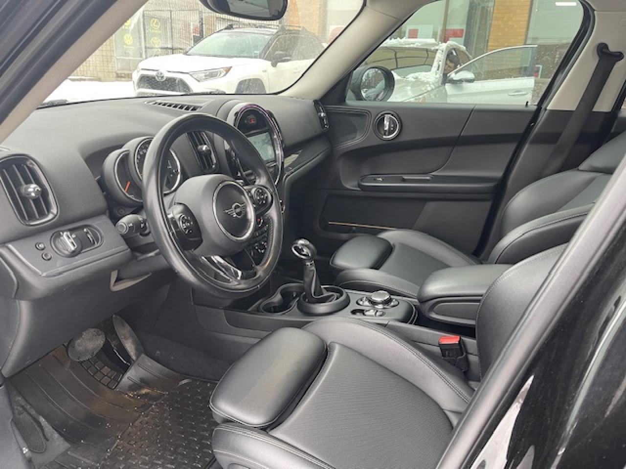 2019 MINI Cooper Countryman COOPER ALL4 / PANORAMIC SUNROOF - Photo #23