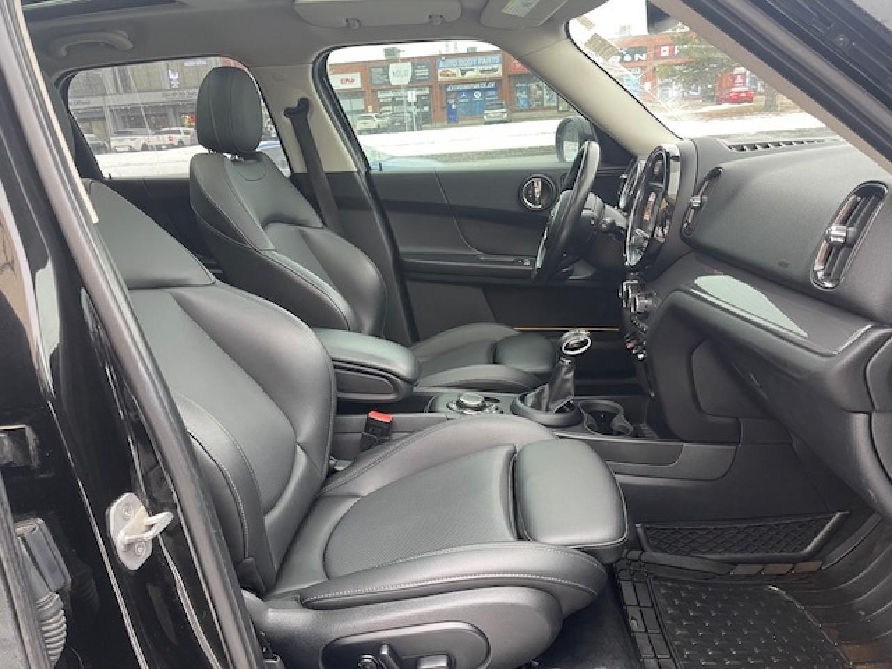 2019 MINI Cooper Countryman COOPER ALL4 / PANORAMIC SUNROOF - Photo #25