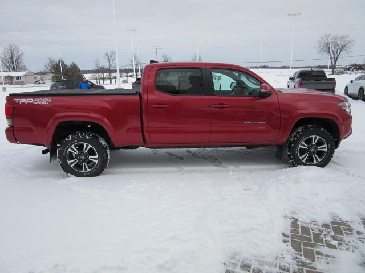 2016 Toyota Tacoma SR5 TRD Sport Photo