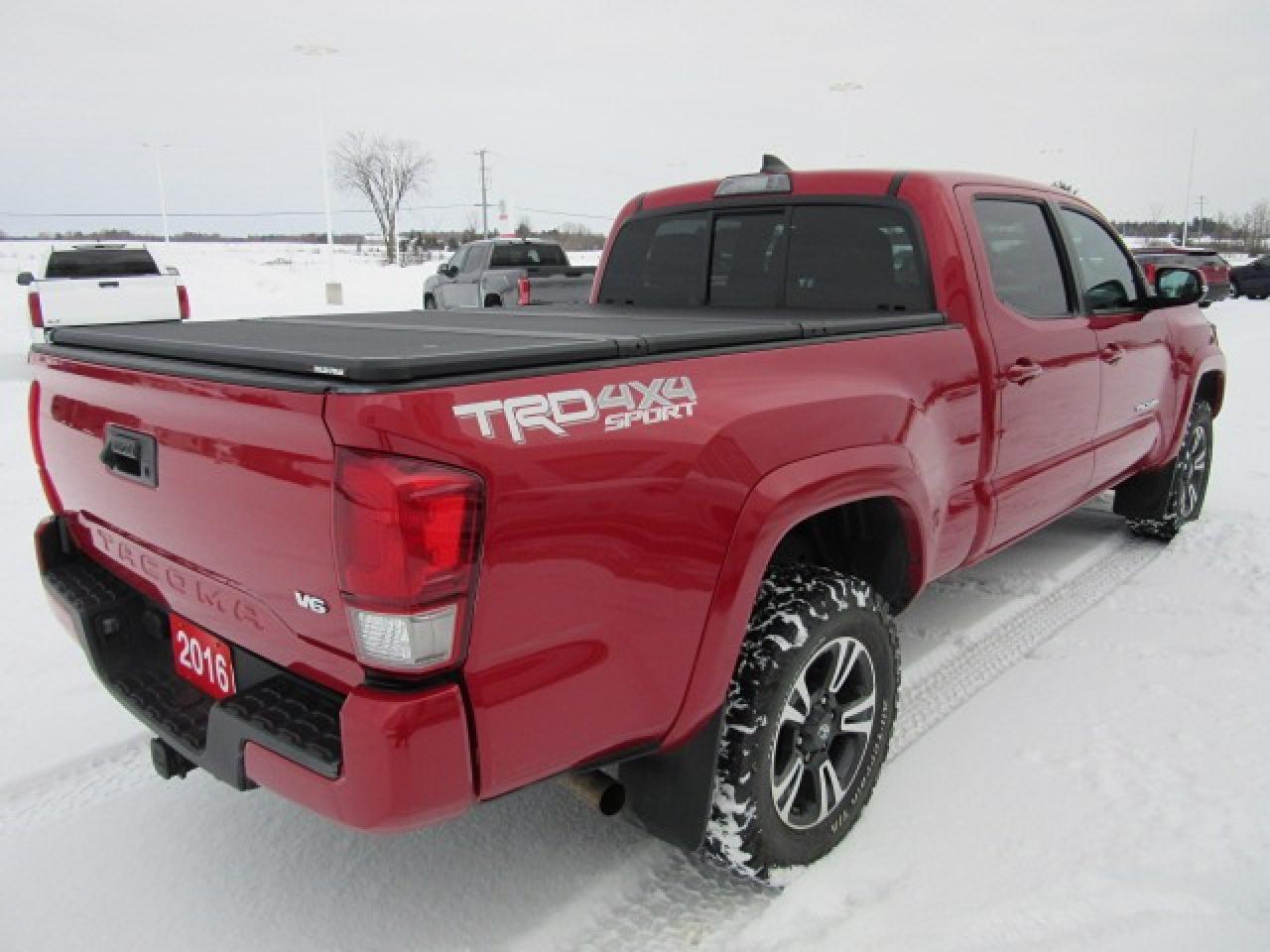 2016 Toyota Tacoma SR5 TRD Sport Photo