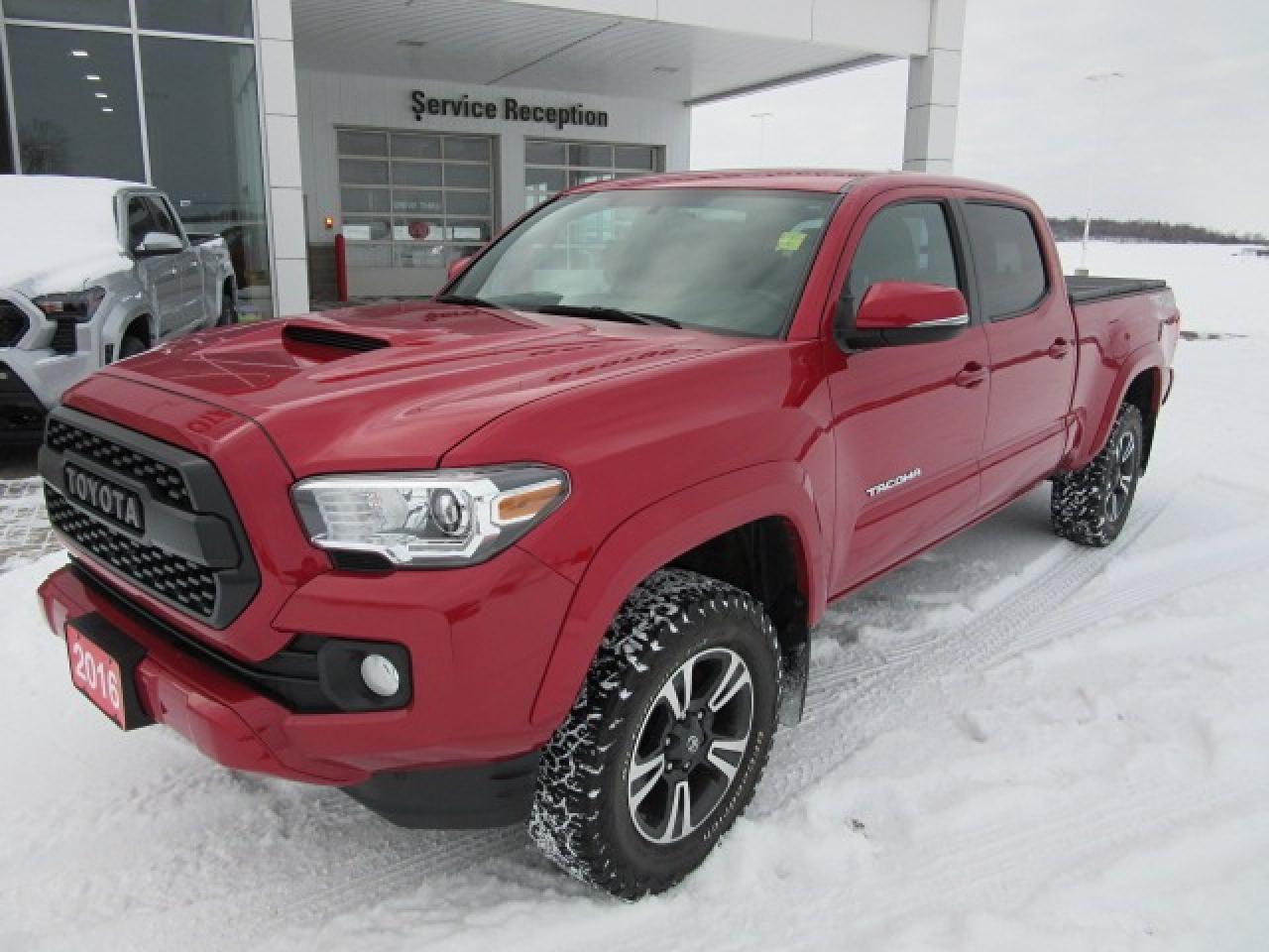 2016 Toyota Tacoma SR5 TRD Sport Photo2