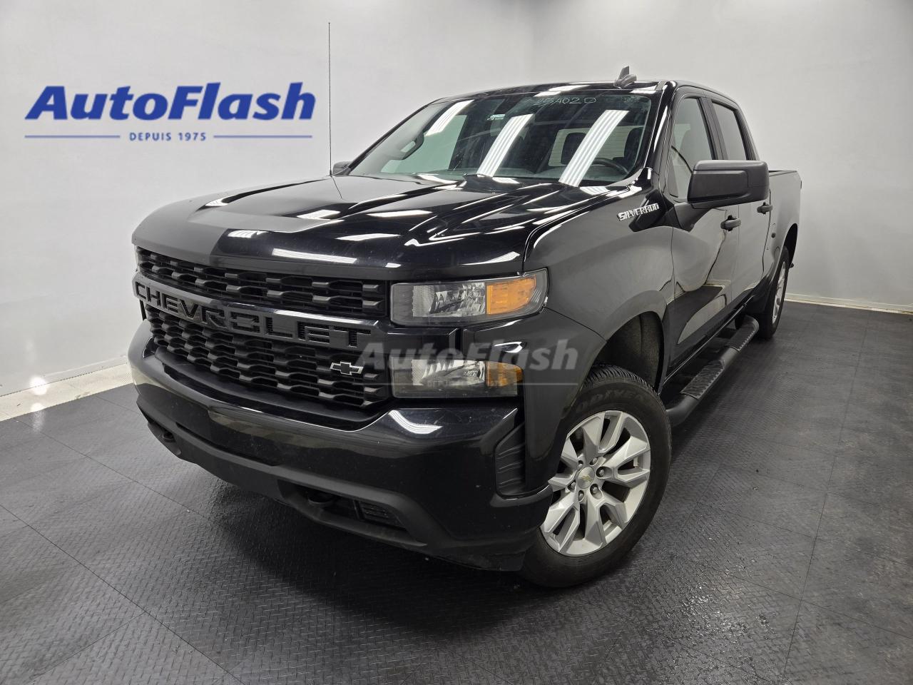 Used 2020 Chevrolet Silverado 1500 CUSTOM, 5.3L CREW-CAB, CAMERA, DEMARREUR for sale in Saint-Hubert, QC