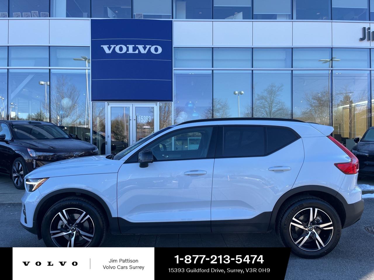 Used 2024 Volvo XC40 B5 AWD Core Dark Theme for sale in Surrey, BC