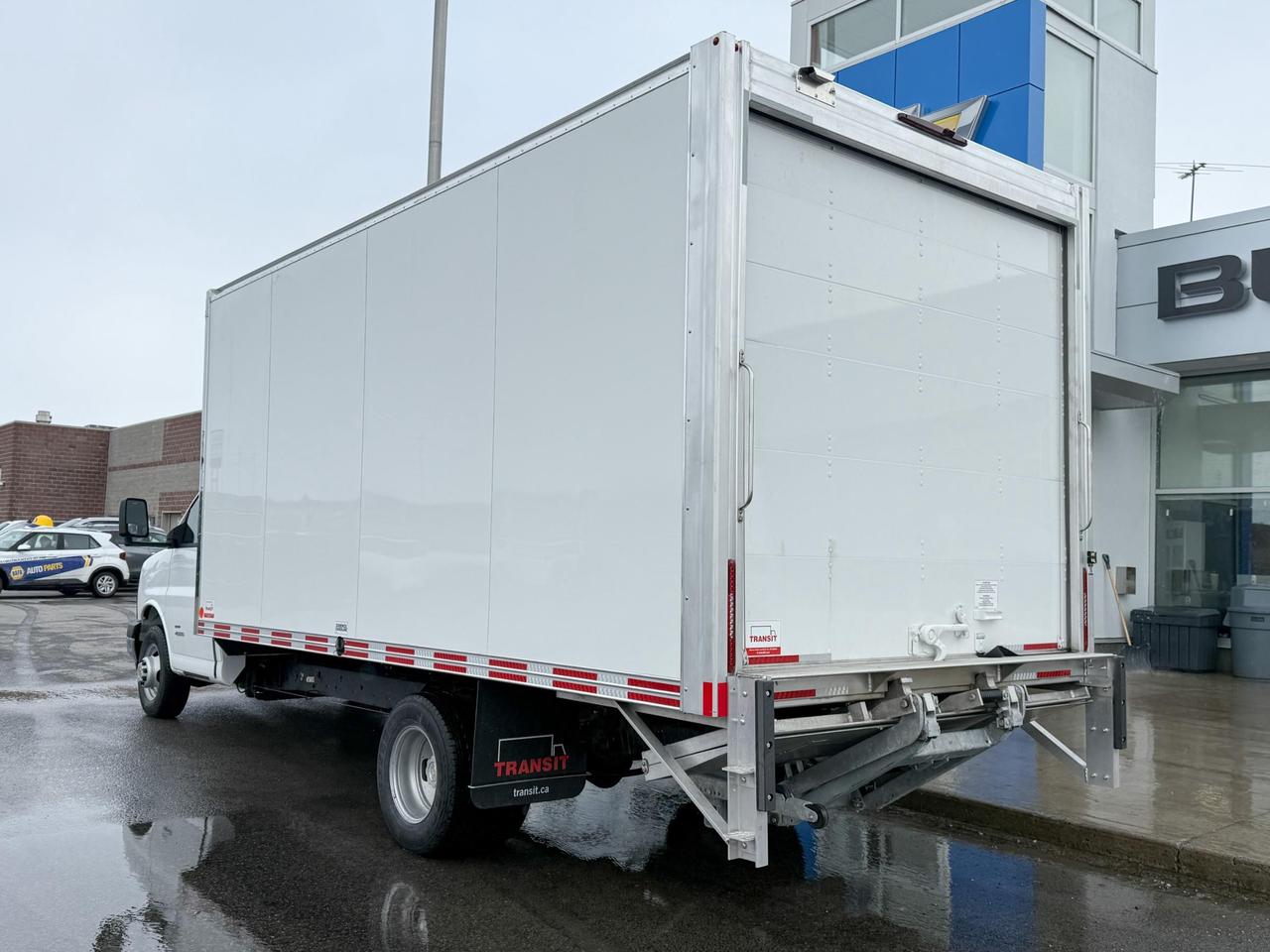 2024 Chevrolet Express Cutaway 4500 4500 Van 6.6L V8, CLOTH SEATS, AIR CONDITIONING, CRUISE CONTROL, BACK UP ALARM, MP3 PLAYER Photo
