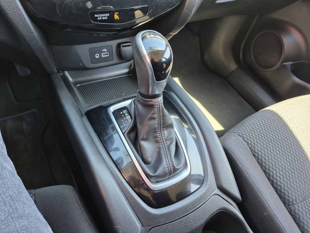 2019 Nissan Qashqai S AWD HEATED SEATS - APPLE CAR PLAY - ALLOY WHEELS Photo22