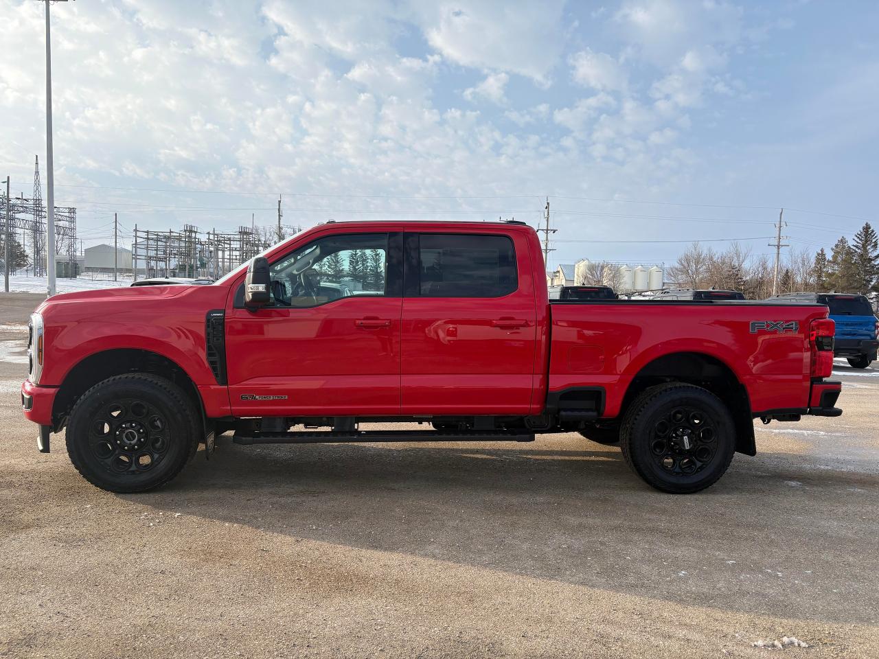 2025 Ford F-350 Super Duty SRW LARIAT 4WD CREW CAB 6.75' BOX Photo3
