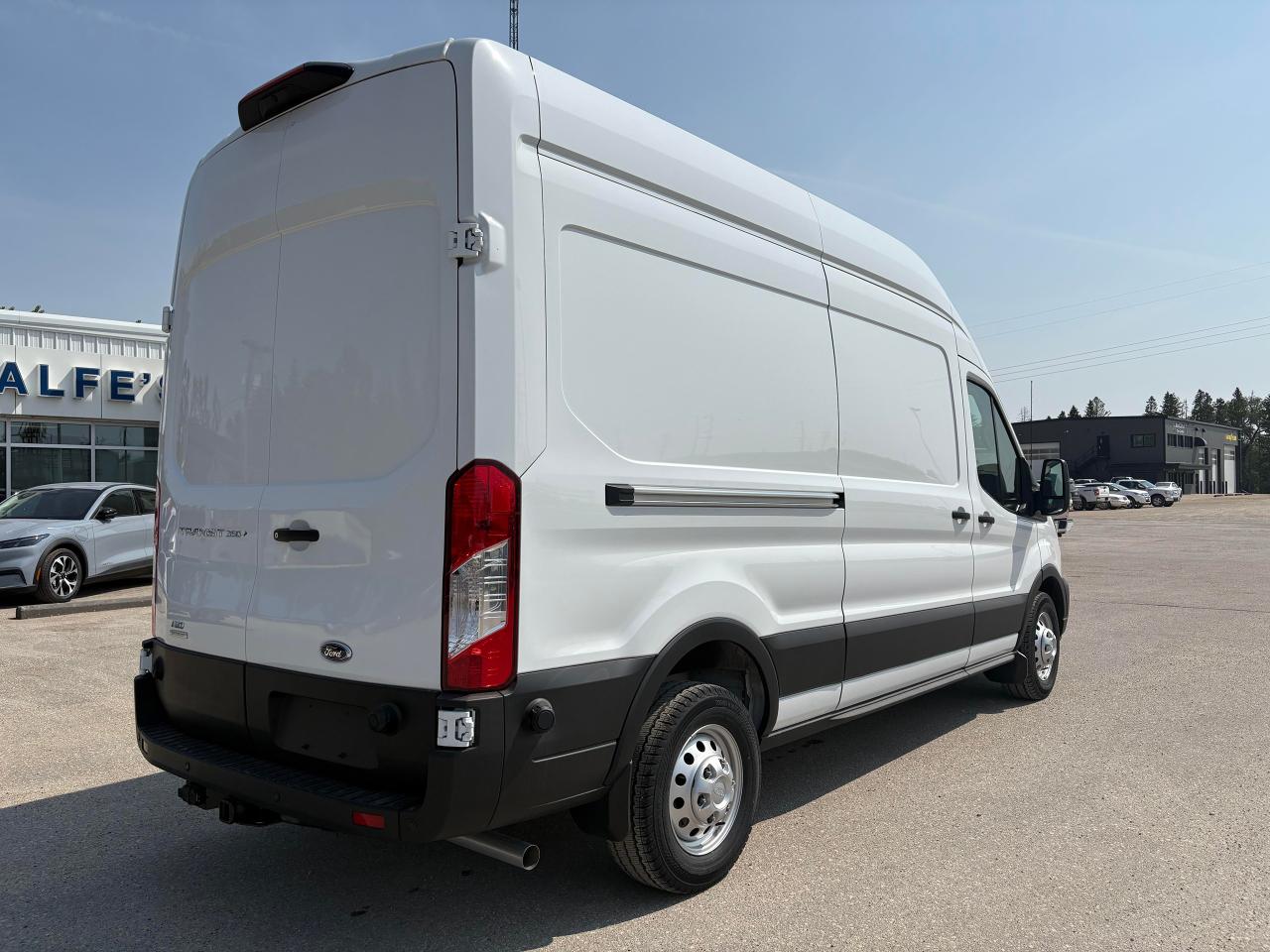 2025 Ford Transit Cargo Van T-350 148" HI RF 9500 GVWR AWD Photo4
