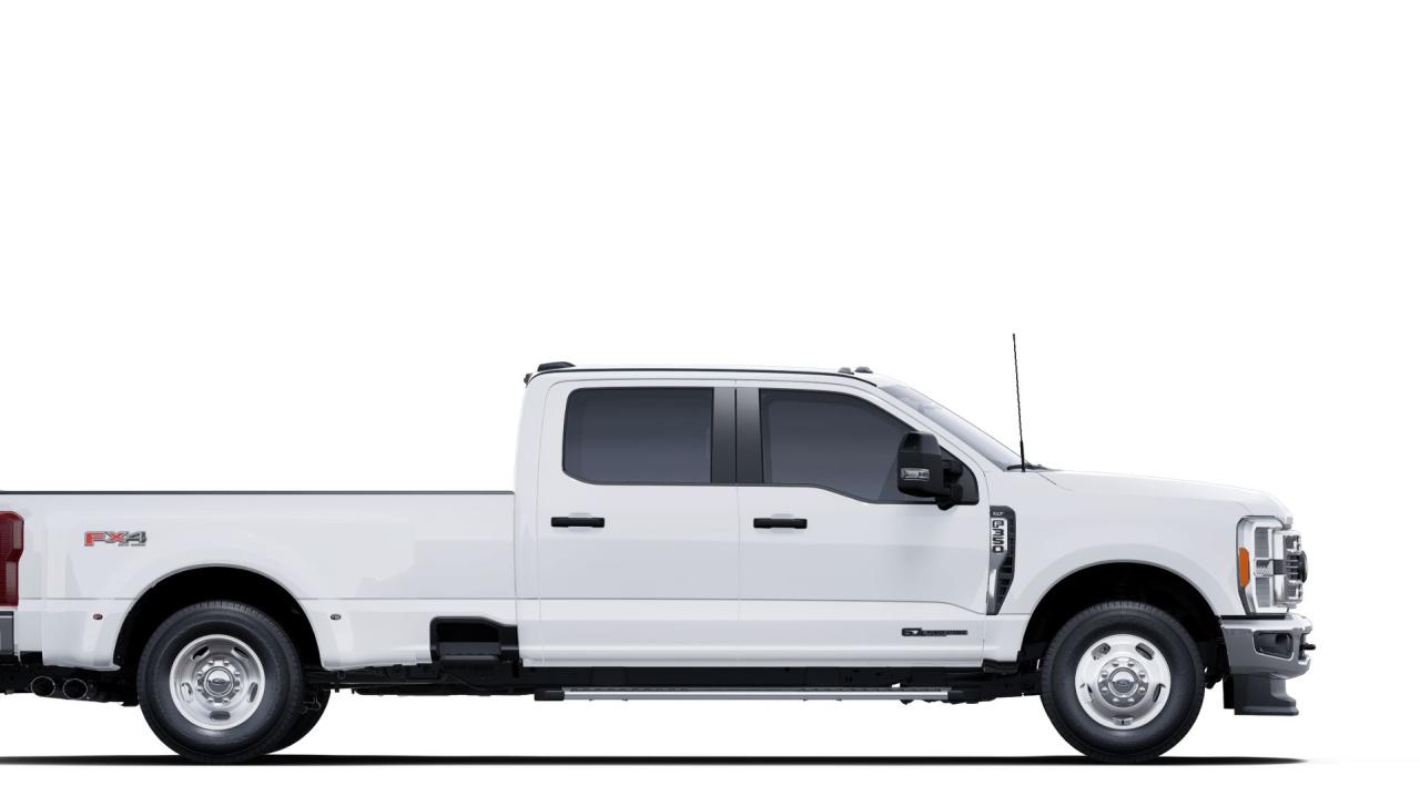 2025 Ford F-350 Super Duty DRW XLT 4WD CREW CAB 8' BOX Photo4