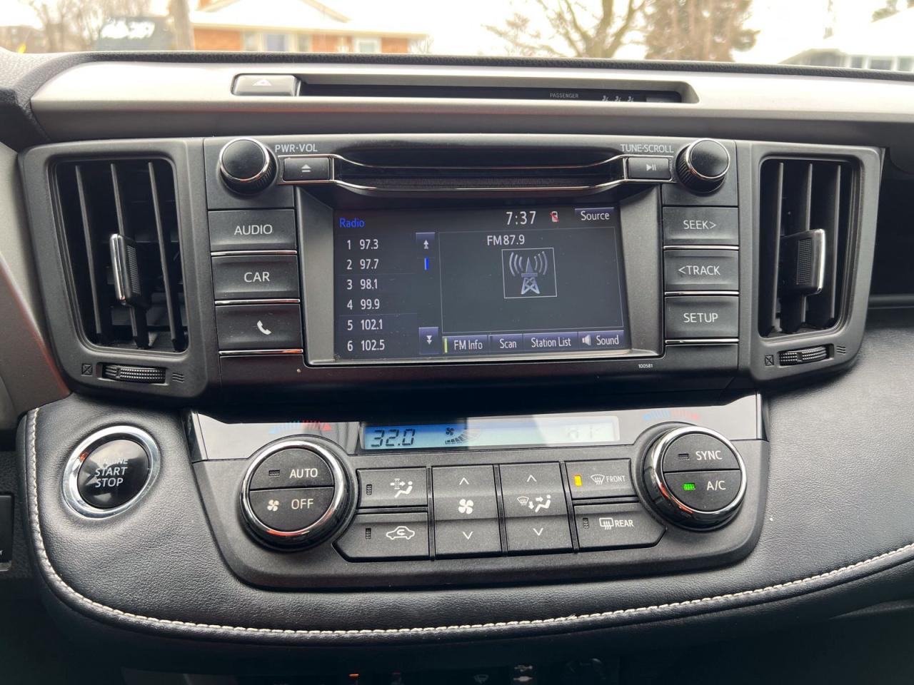 2018 Toyota RAV4 XLE FWD - Photo #29