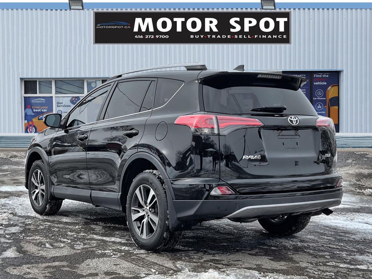 2018 Toyota RAV4 XLE FWD - Photo #4